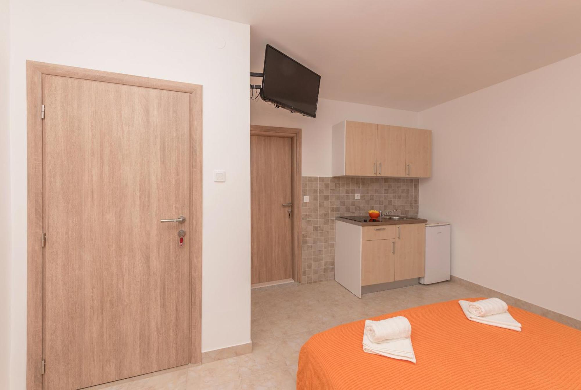 Apartmani Sol Makarska Zewnętrze zdjęcie